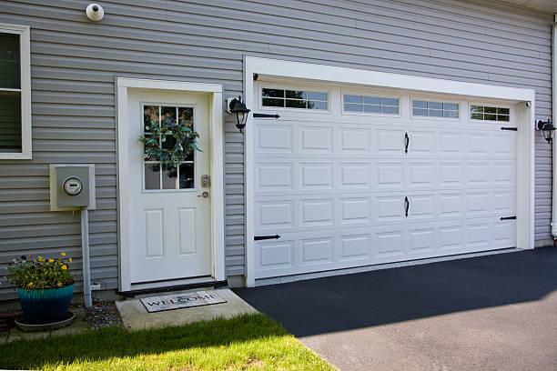 24/7 Emergency Garage Door Panel Replacement experts in Ortonville, MN